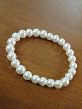 Classic White Faux Pearl Stretch Bracelet - Classy Fashion